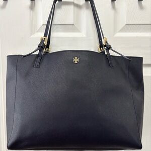 Tory Burch York Buckle XL Black 3 Compartment Saffiano Leather Tote in VGUC